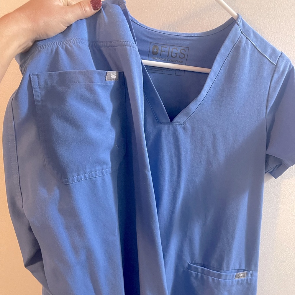 FIGS Size XS LIGHT BLUE SCRUBS only worn a few times